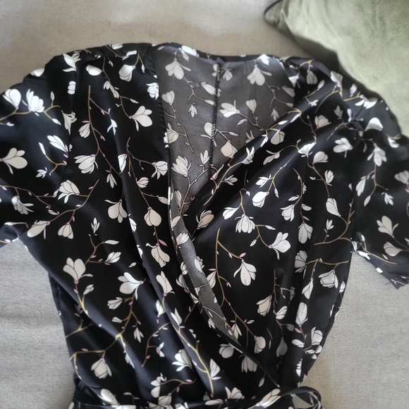 Black floral midi wrap dress Large - Picture 4 of 6